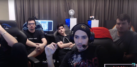 JoyCon如何变身电脑鼠标畅玩MOBA游戏